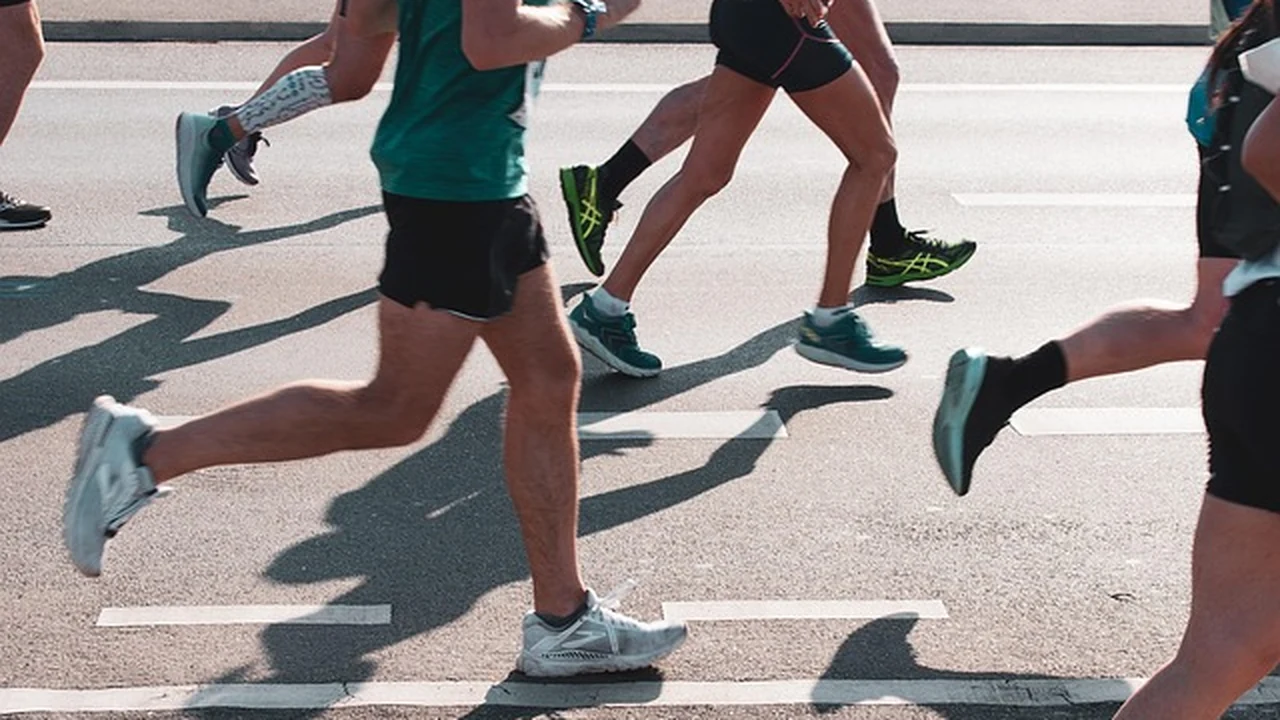 Building Endurance Safely supporting running article image