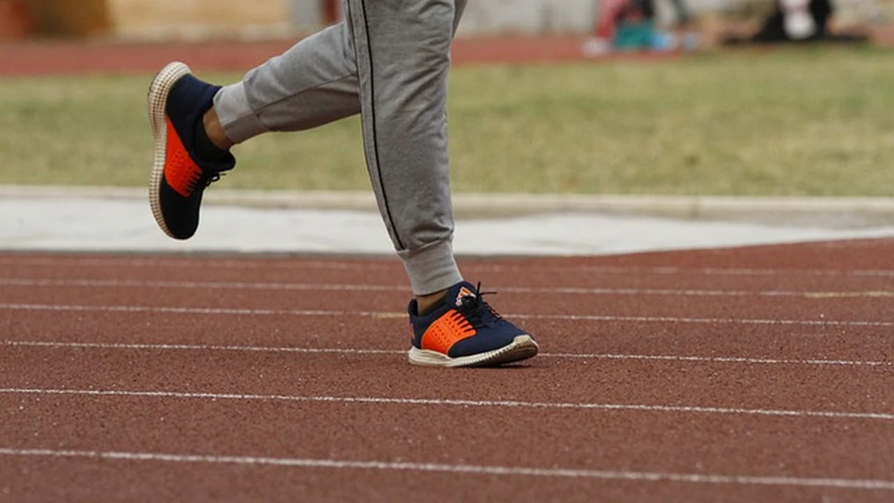 Incorporating Cross Training supporting running article image