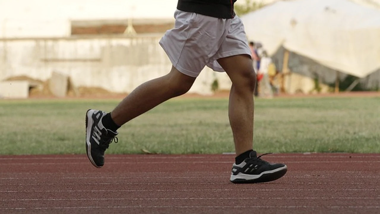 Hill Repeats for Runners featured image for running nutrition guidance