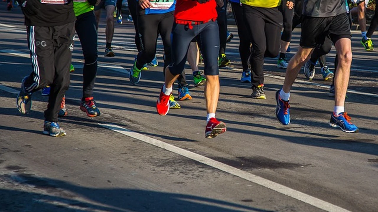 How to Carb Load for a Marathon featured image for running nutrition guidance