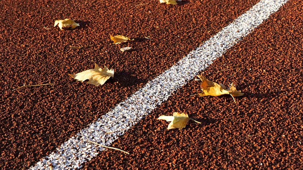 How To Do Running Strides supporting running article image