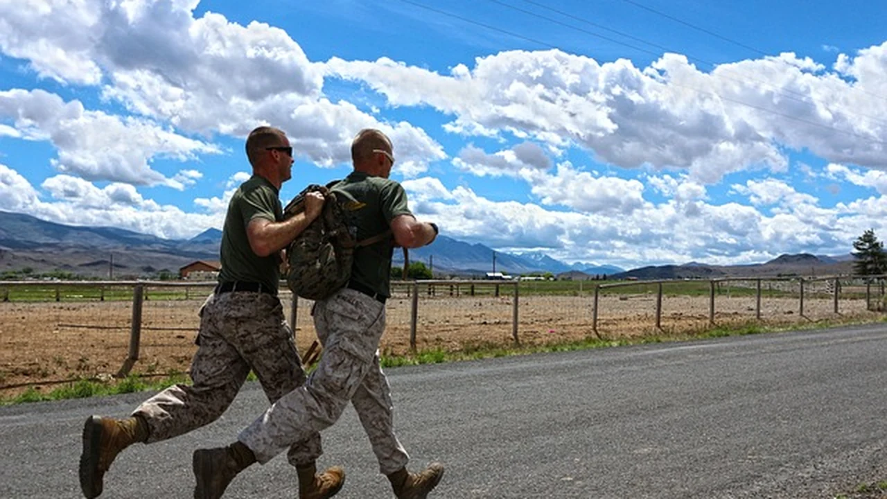 Perfecting Your Form During Strides supporting running article image