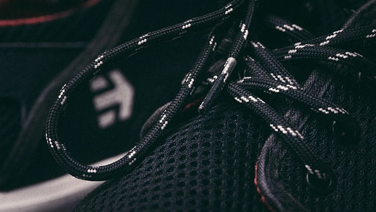 3. How to Assess Safety Before You Lace Up supporting running article image