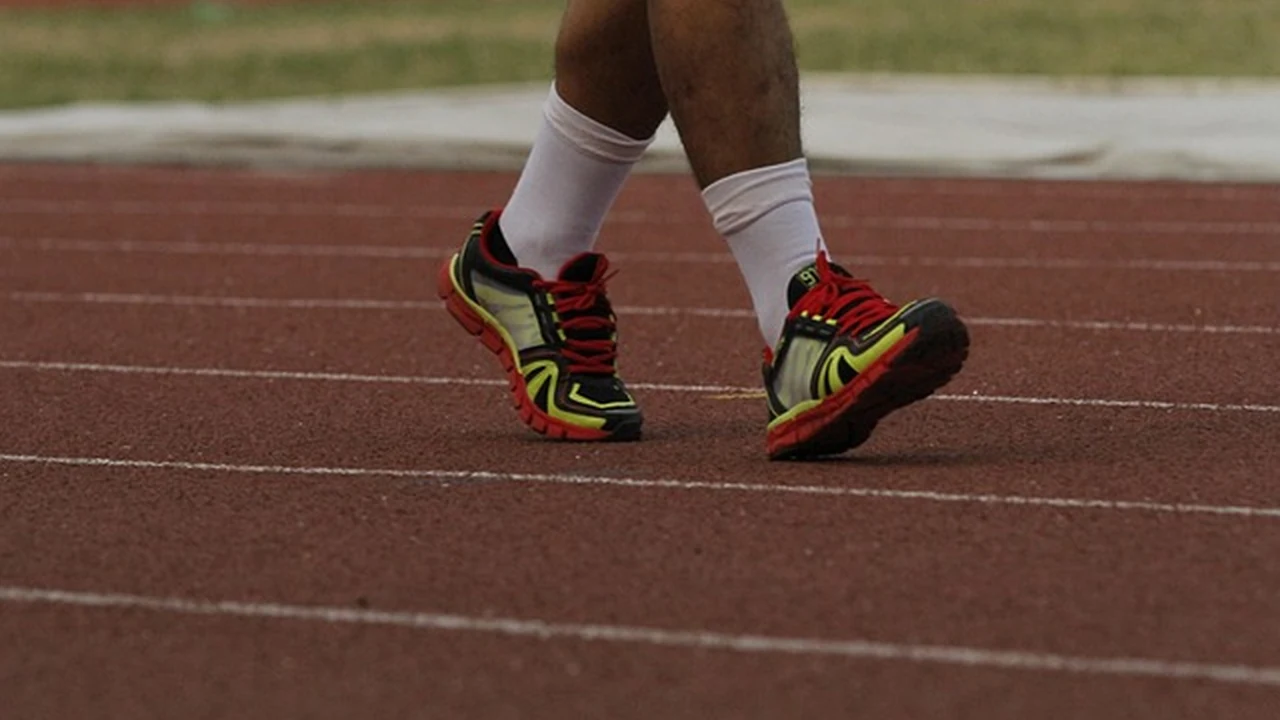 Returning to Running and Sport: Step-by-Step Progression supporting running article image