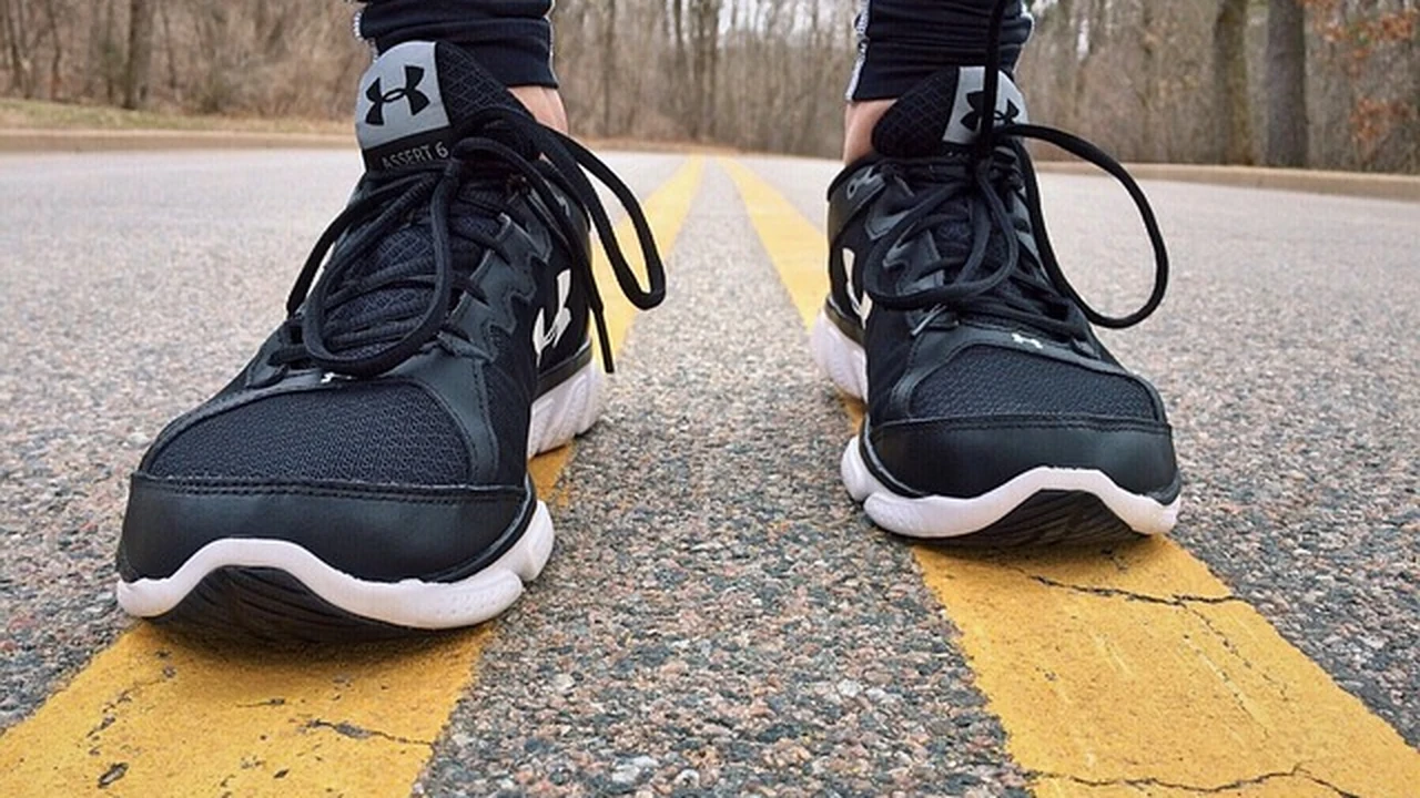 Living and Training with a History of Shin Splints supporting running article image