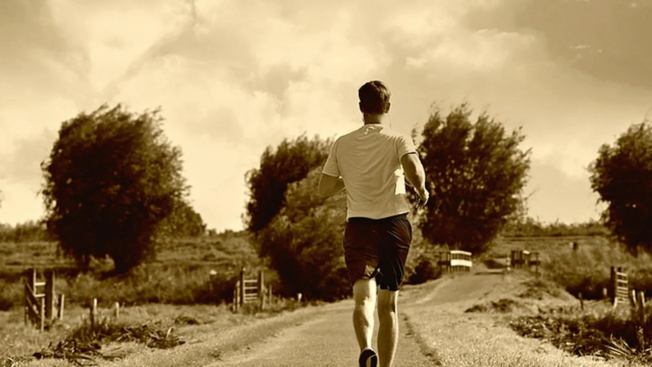 How to Run in Hot Weather featured image for running nutrition guidance