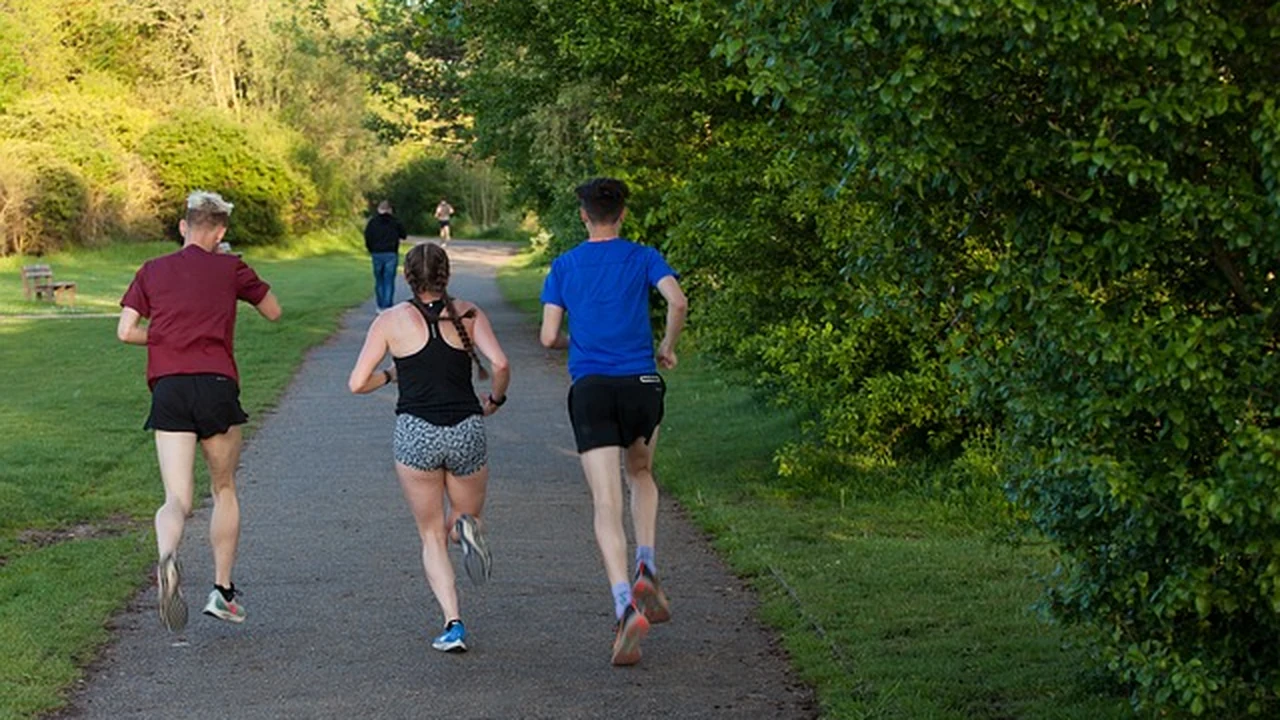 Strength Training That Makes Running Feel Easier supporting running article image