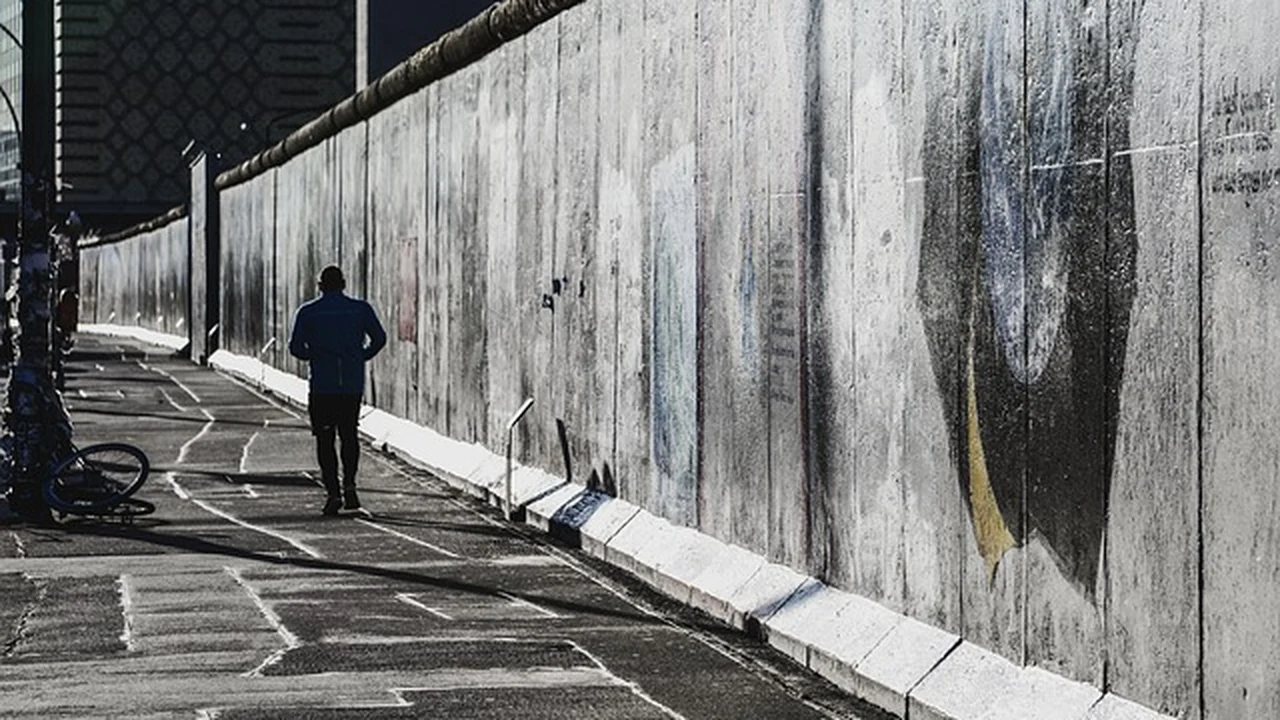 Carb Targets in Practice: What 30-90 g/hour Actually Looks Like supporting running article image