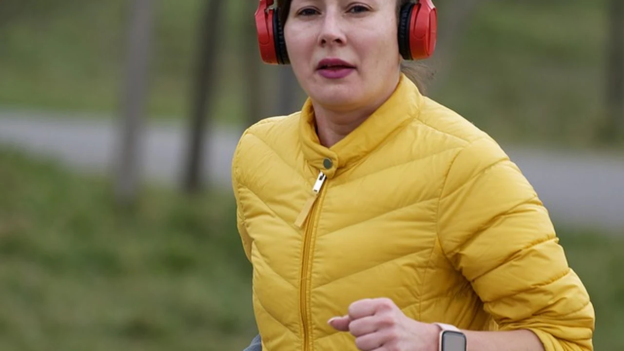 Determining Your Training Zones Safely and Practically supporting running article image