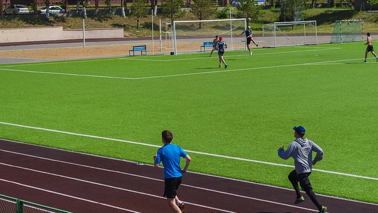 Long-term Mental Health Benefits of Regular Running supporting running article image