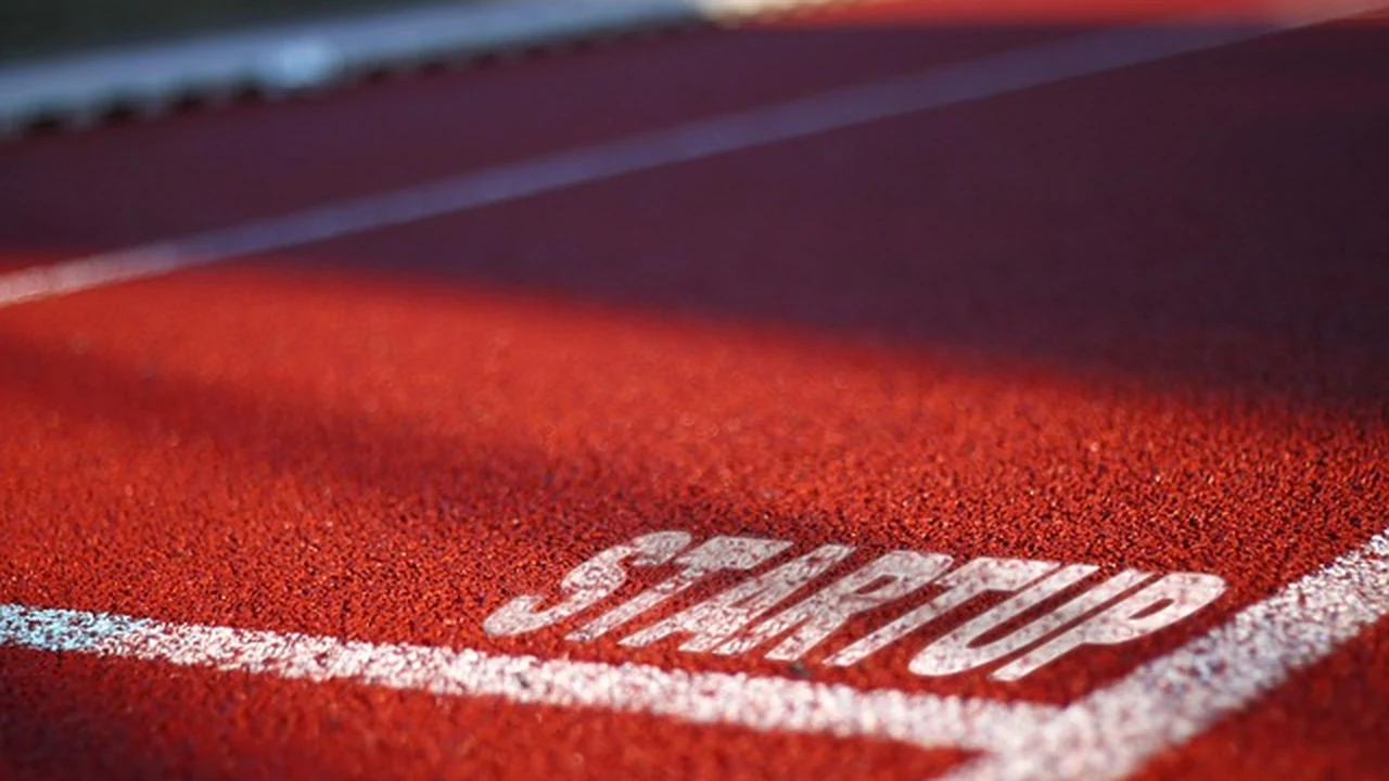 The Ultimate Guide to Start Running featured image for race preparation guidance