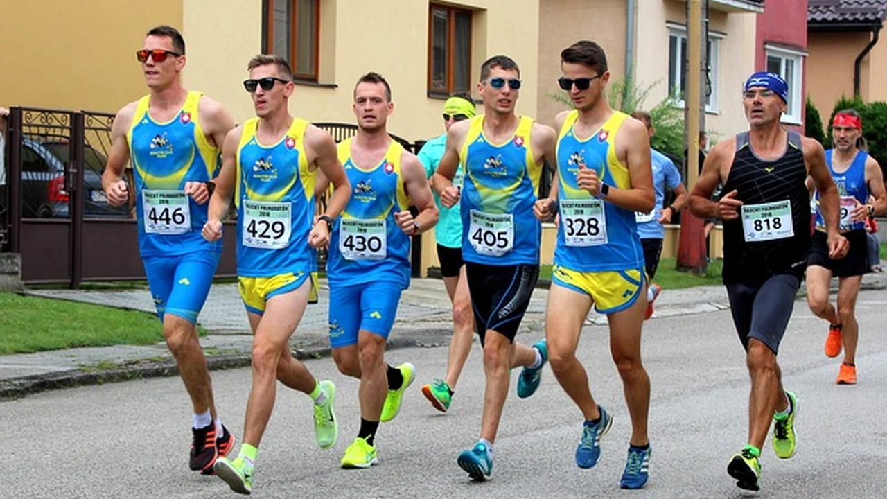 Why Choose a Half Marathon? supporting running article image