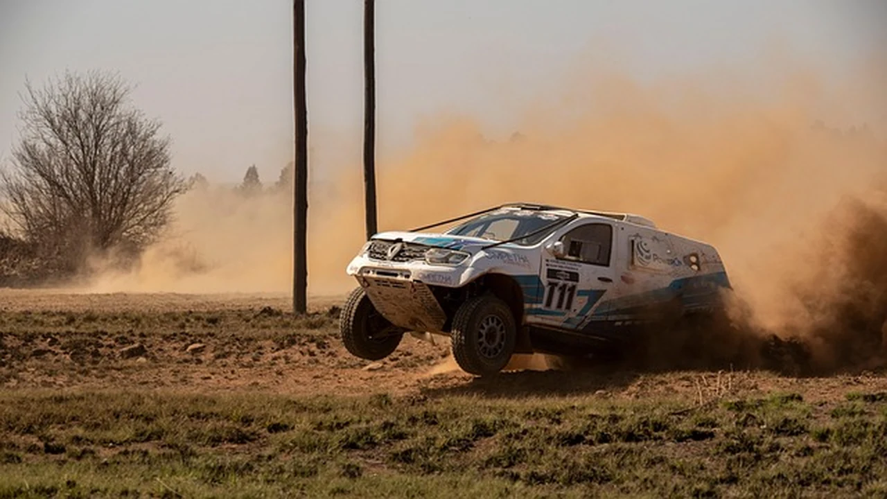 Managing Jet Lag and Time Zone Adjustments supporting running article image