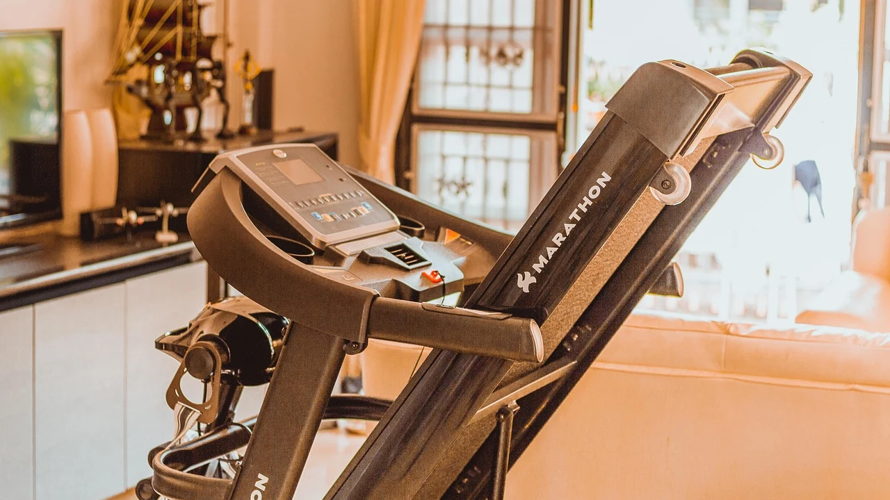 Treadmill Running vs Outdoor featured image for specialized running guidance